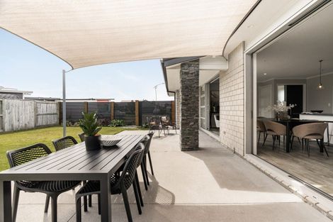 Photo of property in 15 Selliera Place, Papamoa Beach, Papamoa, 3118
