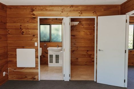 Photo of property in 6 Gates Road, Waikanae Beach, Waikanae, 5036