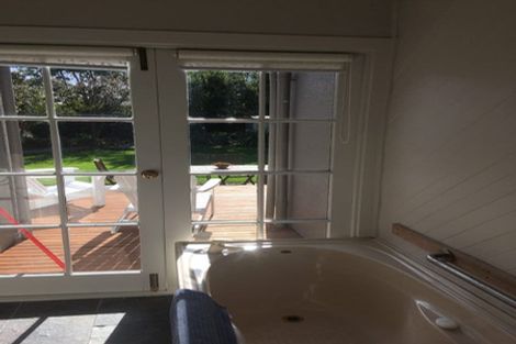 Photo of property in 5 Beachville Road, Redcliffs, Christchurch, 8081