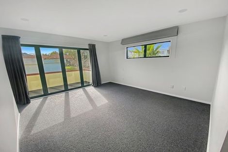 Photo of property in 24 Taroka Close, Pinehill, Auckland, 0632