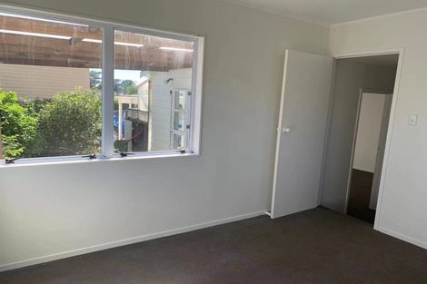 Photo of property in 1/12 De Thiery Place, Pakuranga Heights, Auckland, 2010