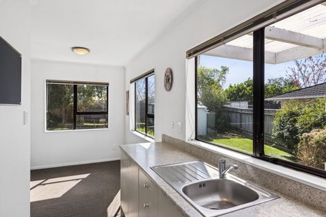 Photo of property in 22 Atarau Grove, Paraparaumu, 5032