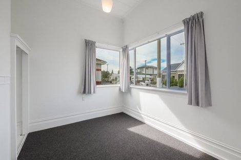Photo of property in 114 Macandrew Road, South Dunedin, Dunedin, 9012