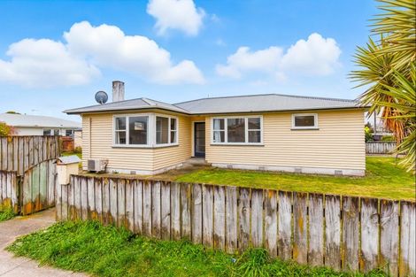 Photo of property in 2 Collingwood Street, Levin, 5510