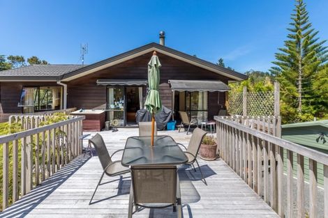 Photo of property in 2a Parklands Avenue, Swanson, Auckland, 0612