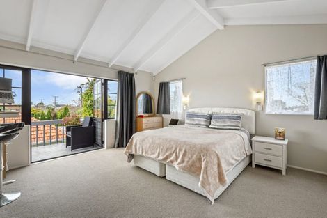 Photo of property in 2/133 Ocean View Road, Hillcrest, Auckland, 0627