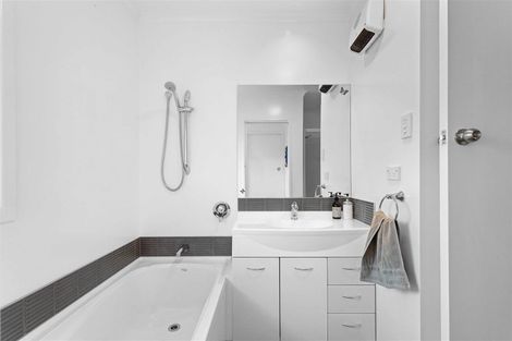 Photo of property in 36 Daniels Road, Redwood, Christchurch, 8051