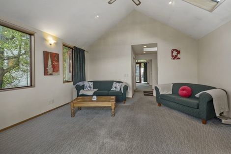 Photo of property in 22a Evergreen Place, Sunshine Bay, Queenstown, 9300