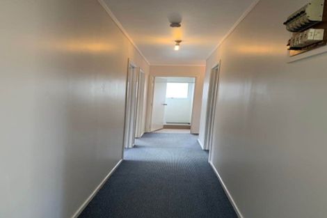 Photo of property in 2/25 Edgware Road, West Harbour, Auckland, 0618