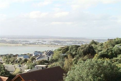 Photo of property in 2/2 Brigid Place, Mount Pleasant, Christchurch, 8081