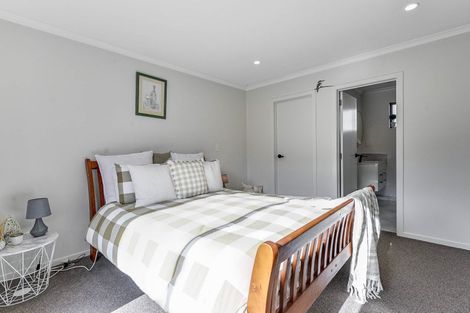 Photo of property in 8 Kaaka Street, Cambridge, 3434