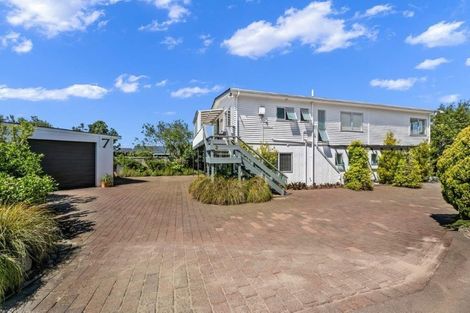 Photo of property in 7 Omokoroa Road, Omokoroa, 3114