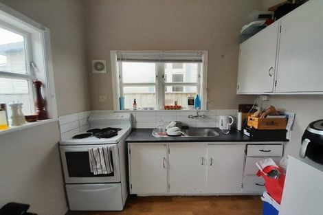 Photo of property in 35 Plunket Avenue, Petone, Lower Hutt, 5012