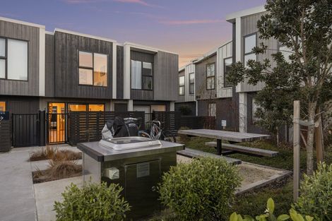 Photo of property in 12/82 East Coast Road, Milford, Auckland, 0620