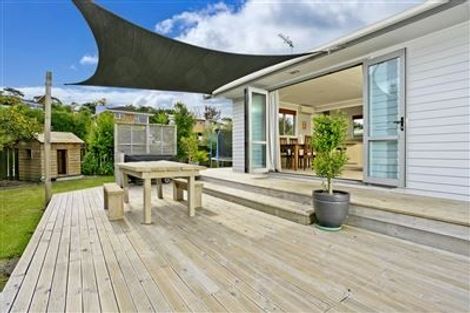 Photo of property in 2 Wykeham Place, Glenfield, Auckland, 0629