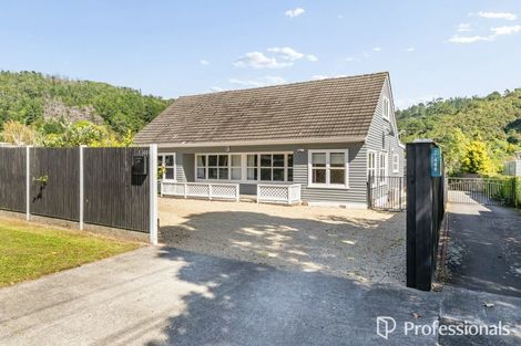 Photo of property in 400 Stokes Valley Road, Stokes Valley, Lower Hutt, 5019