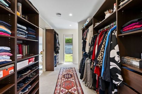 Photo of property in 5 Links Drive, Waiwhakaiho, New Plymouth, 4312