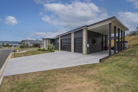 Photo of property in 17 Ataahua Views Terrace, Wharekaho, Whitianga, 3510