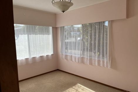 Photo of property in 1/71 Royal View Road, Te Atatu South, Auckland, 0610