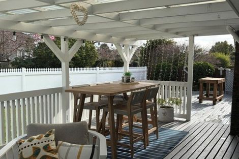 Photo of property in 16 Richmond Avenue, Waikanae, 5036
