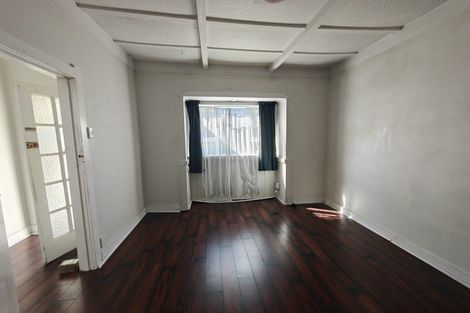 Photo of property in 2/84 Lynwood Road, New Lynn, Auckland, 0600