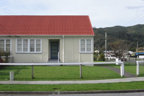 Photo of property in 2-4 Dempsey Street, Naenae, Lower Hutt, 5011