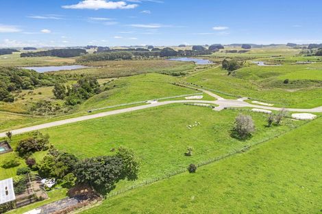 Photo of property in 20 Whio Grove, Hokio Beach, 5571