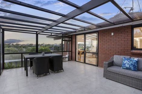 Photo of property in 6 Toi Toi Place, Northcote, Auckland, 0627