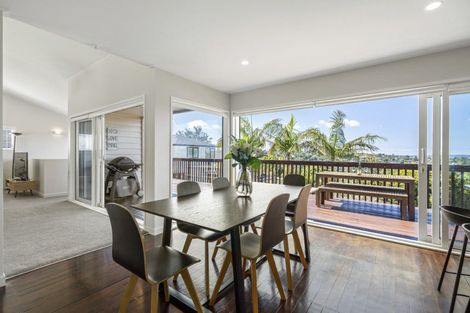 Photo of property in 61 Carlisle Road, Torbay, Auckland, 0630