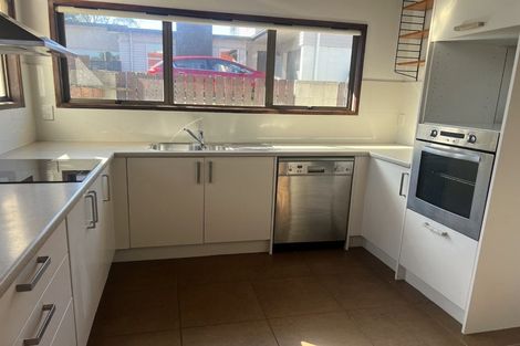 Photo of property in 96 Becroft Drive, Forrest Hill, Auckland, 0620