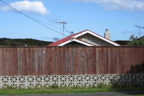 Photo of property in 53 Karaka Street, Castlecliff, Whanganui, 4501