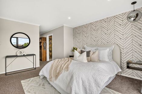 Photo of property in 2 Dulverton Rise, Flagstaff, Hamilton, 3210