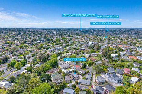 Photo of property in 5a Nielsen Place, Massey, Auckland, 0614