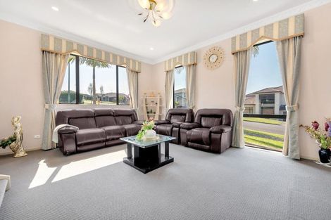 Photo of property in 26 Chateau Rise, Flat Bush, Auckland, 2016