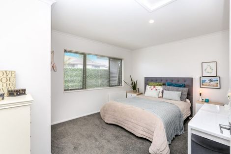 Photo of property in 24 Sackville Street, Fitzroy, New Plymouth, 4312