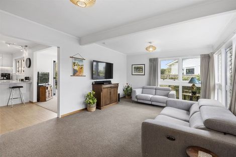 Photo of property in 142 Kahu Road, Paremata, Porirua, 5024