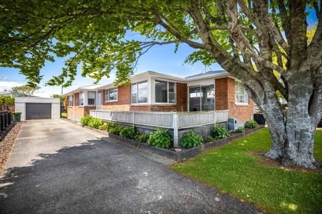 Photo of property in 11 Manu Crescent, Upper Vogeltown, New Plymouth, 4310