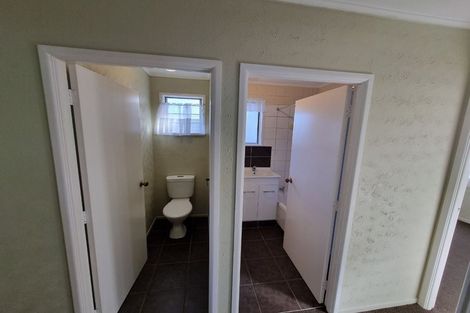 Photo of property in 52 Hobart Crescent, Wattle Downs, Auckland, 2103