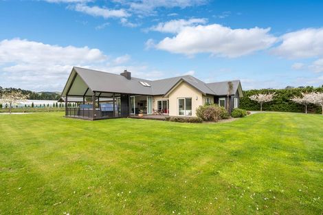 Photo of property in 100 Wingatui Road, Mosgiel, 9024