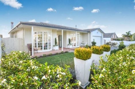 Photo of property in 6 Bungalore Place, Half Moon Bay, Auckland, 2012