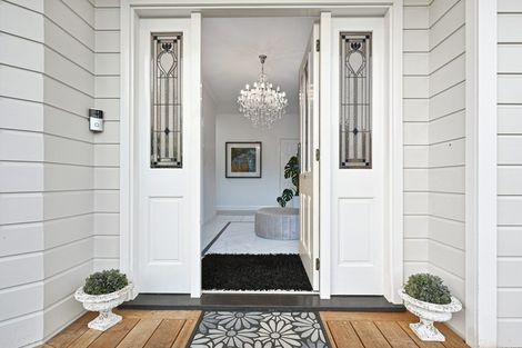 Photo of property in 27 Almond Grove, Greenhithe, Auckland, 0632