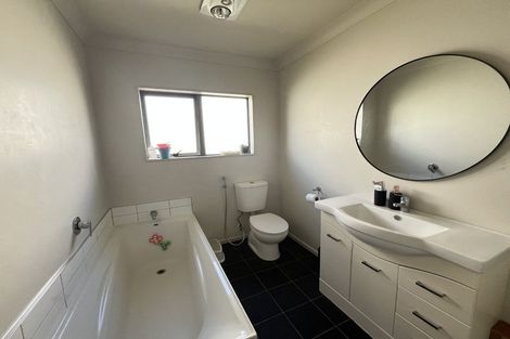 Photo of property in 3 Gennaker Lane, Whitby, Porirua, 5024