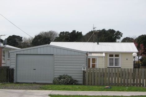 Photo of property in 52 Blake Street, Waitara, 4320