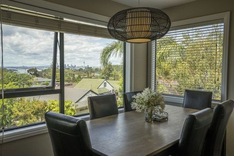 Photo of property in 131 Chelsea View Drive, Chatswood, Auckland, 0626