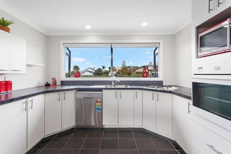 Photo of property in 2 Panorama Place, Coastlands, Whakatane, 3120