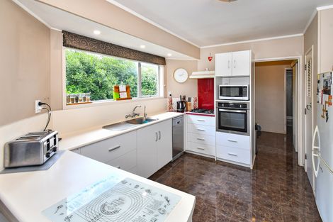 Photo of property in 6 Polandson Place, Opaheke, Papakura, 2113