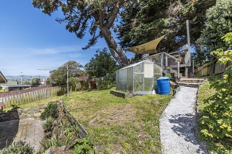 Photo of property in 44 View Road, Titahi Bay, Porirua, 5022