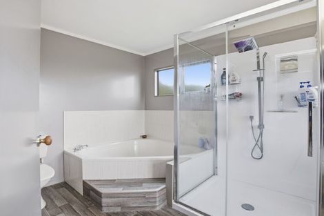 Photo of property in 2/18 Sailmaker Close, Whitby, Porirua, 5024