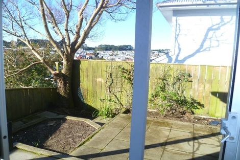 Photo of property in 4/27 Kenwyn Terrace, Newtown, Wellington, 6021