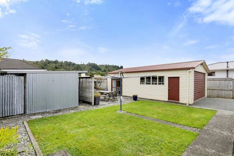 Photo of property in 302 Stokes Valley Road, Stokes Valley, Lower Hutt, 5019